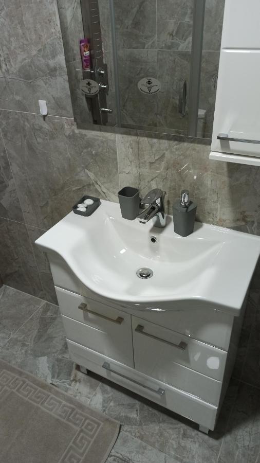 Studio Trg Užice Buitenkant foto